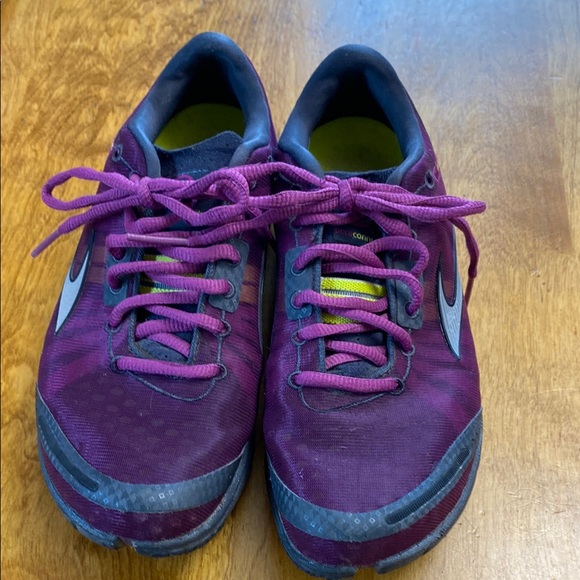 Brooks Purple Athletic Shoes - Picture 1 of 6